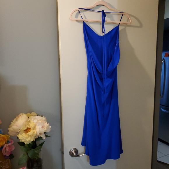 Backless dress - Picture 2 of 4